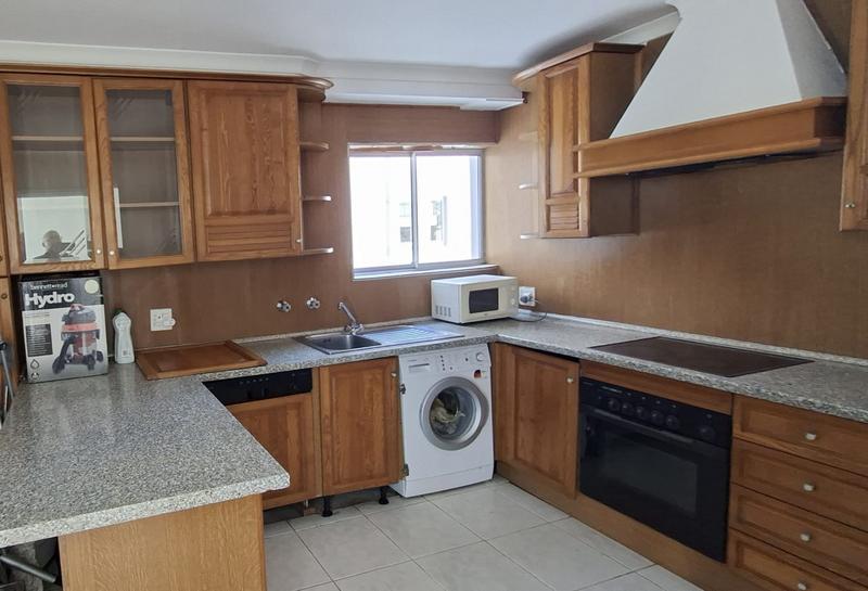 To Let 2 Bedroom Property for Rent in Sea Point Western Cape